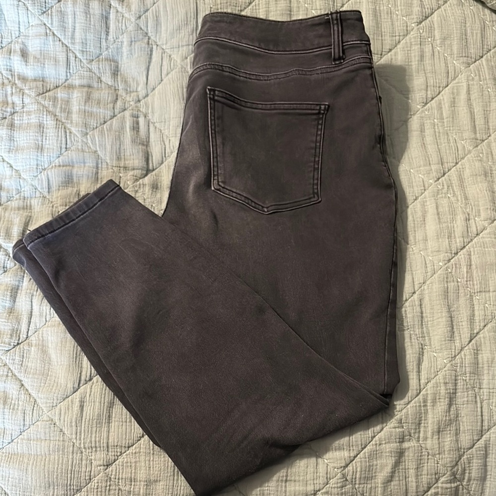 Maurices Gray/Black Skinny Jeans